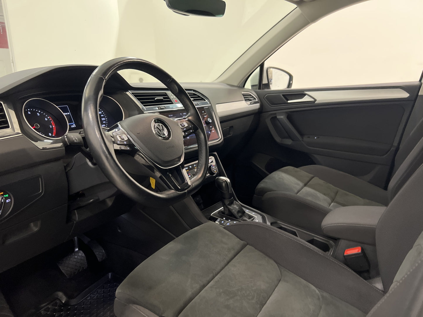 Volkswagen Tiguan 2.0 TSI 4M Premium R-line B-värme B-kamera