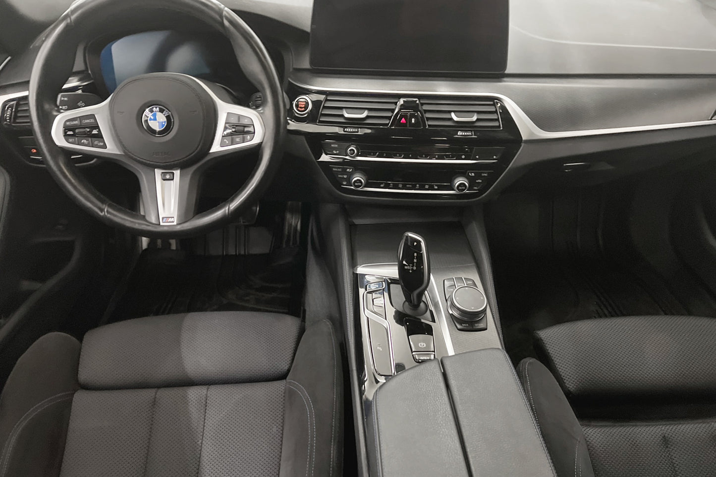 BMW 520d 190hk xDrive  M-Sport D-Värmare Cockpit B-Kamera