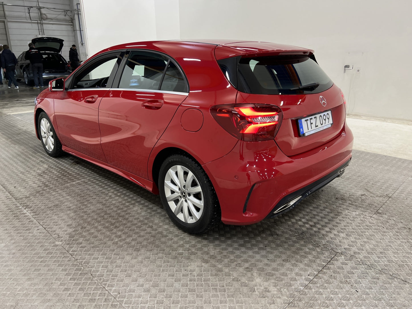 Mercedes-Benz A 200 d AMG Pano H/K Värmare Navi PDC Välserv