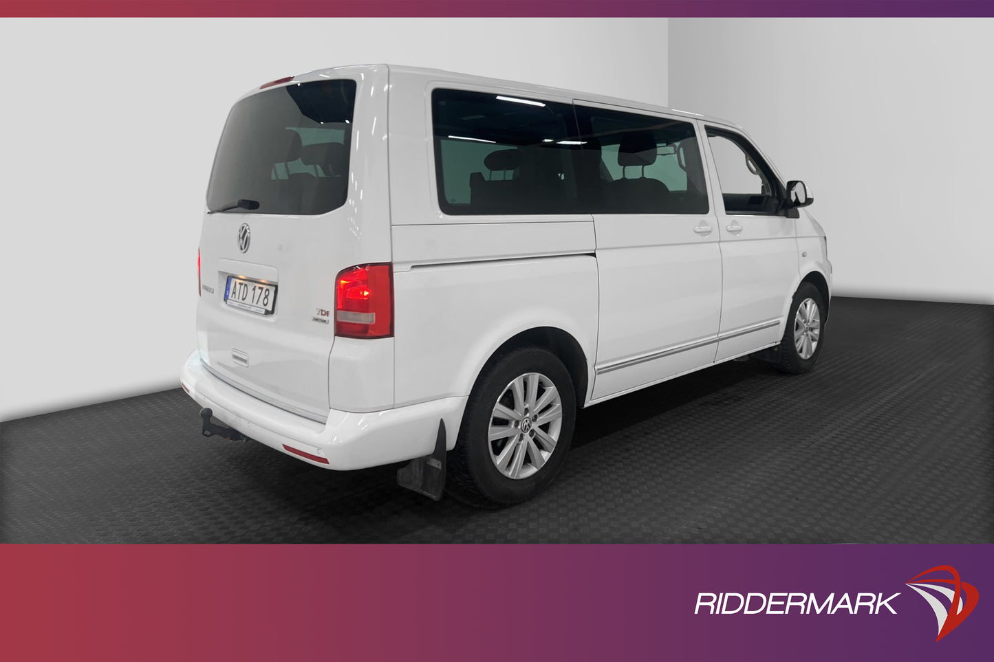 Volkswagen Multivan Highline 4M El-Dörrar DSG Värmare 7-Sits