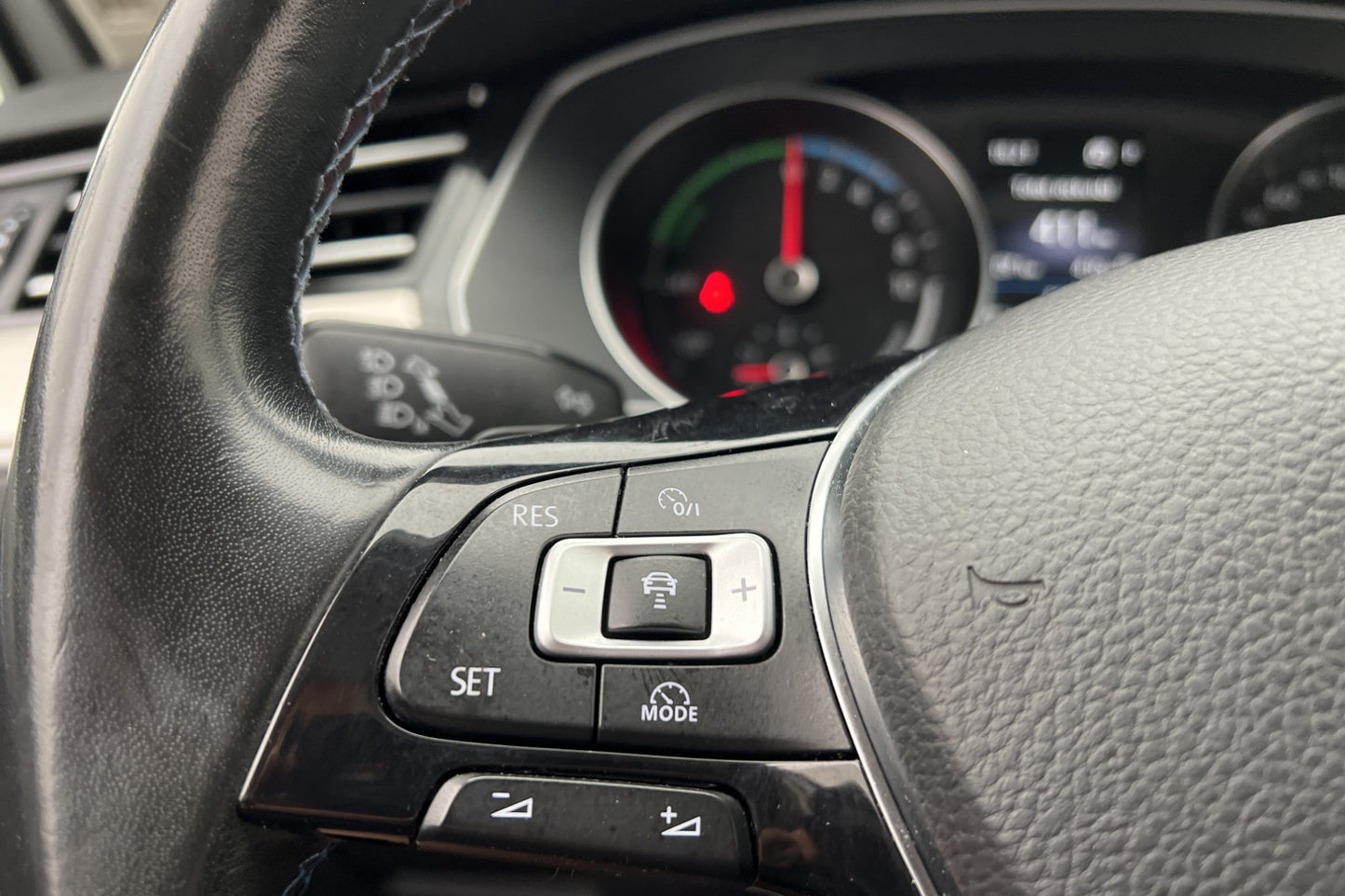 Volkswagen Passat GTE 218hk Executive Kamera CarPlay Drag