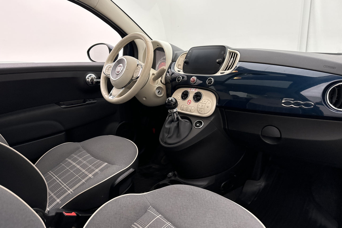 Fiat 500C 1.2 8V 69hk Lounge Panorama Sensorer Farthållare