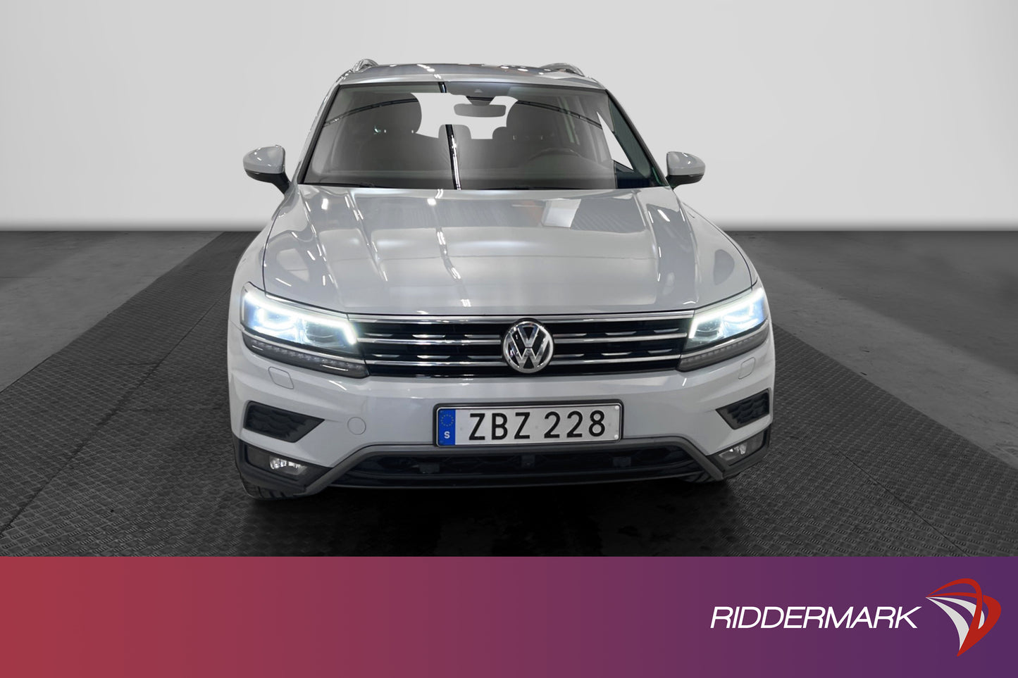 Volkswagen Tiguan 4M 190hk Executive Cockpit Läder 1-Ägare