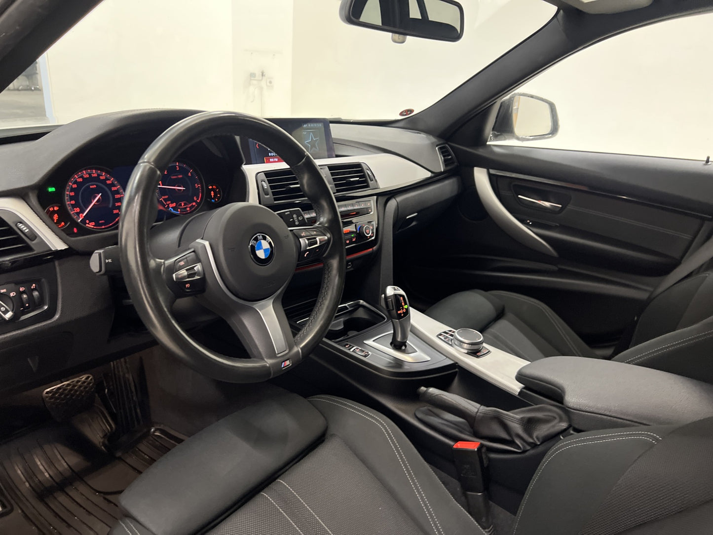 BMW 320d xDrive Touring 190hk M Sport Cockpit Navi Drag MOMS