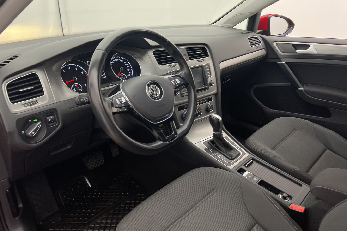 Volkswagen Golf 1.2 TSI 110hk Pano Kamera CarPlay Låg-skatt