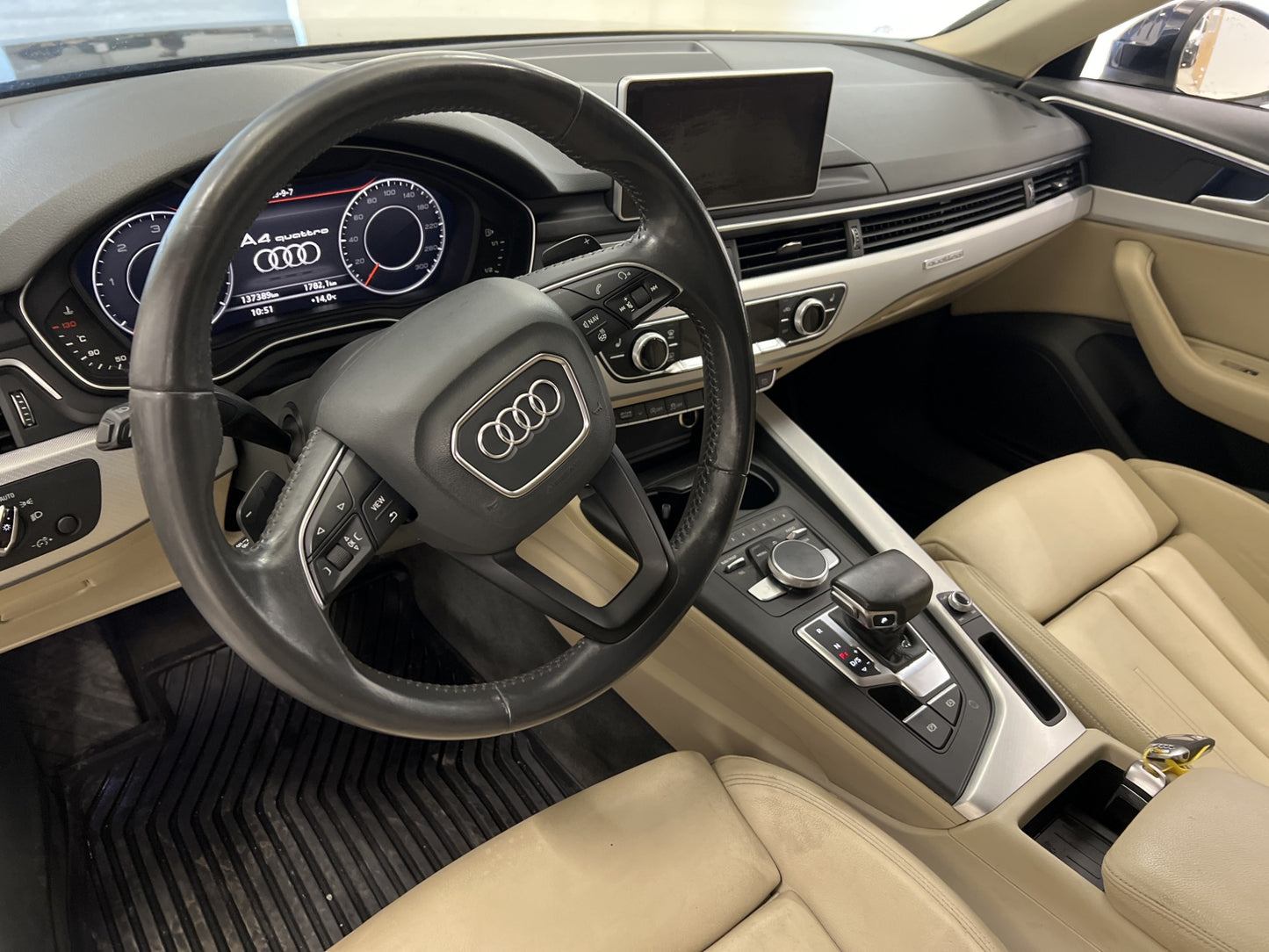 Audi A4 Sedan 2.0 TDI Q 190hk Sport Cockpit Värmare Skinn