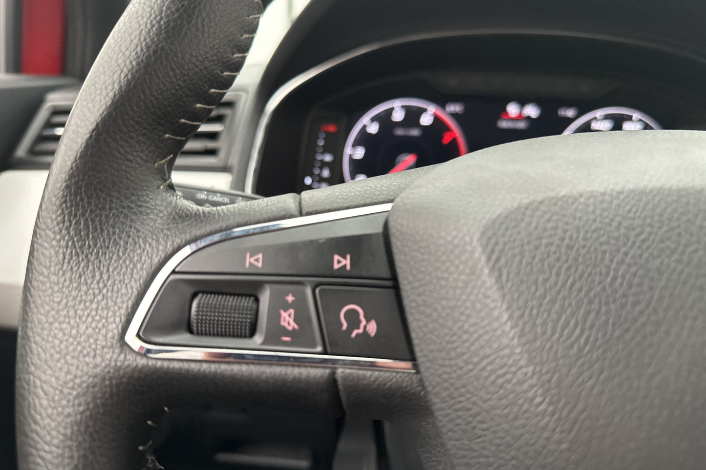 SEAT Arona 1.0 TSI 115hk Xcellence Värmare Sensorer CarPlay