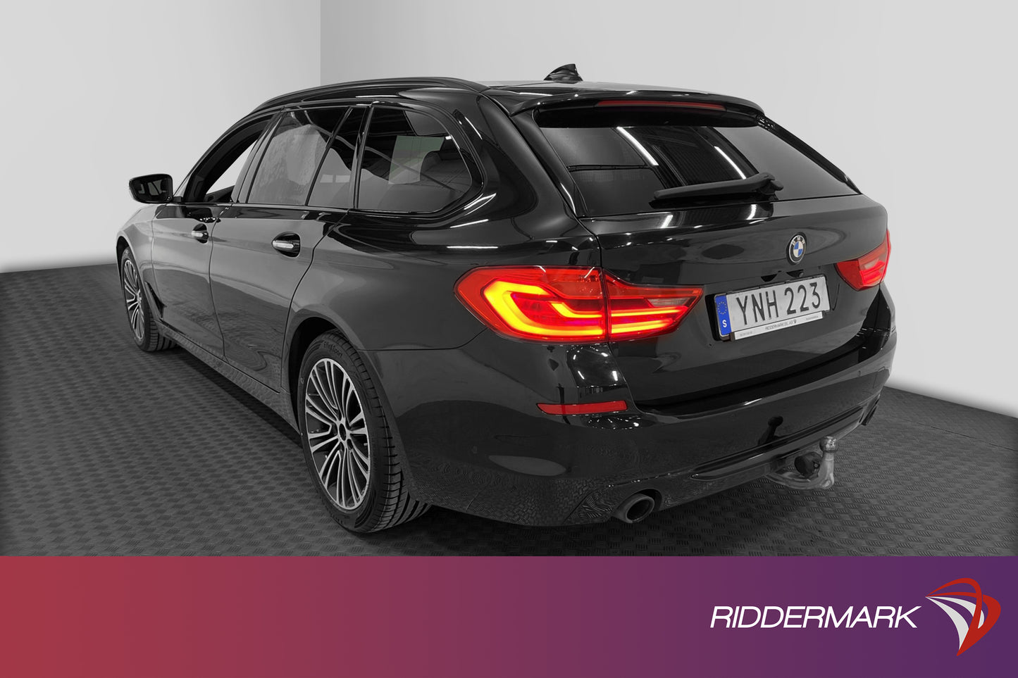 BMW 520d xDrive Touring 190hk Sportline Skinn Navi 360° Drag