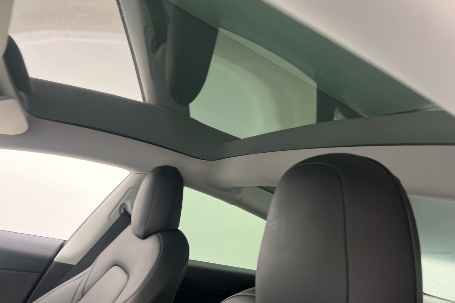 Tesla Model 3 Standard Range Plus 325hk Autopilot Dragkrok