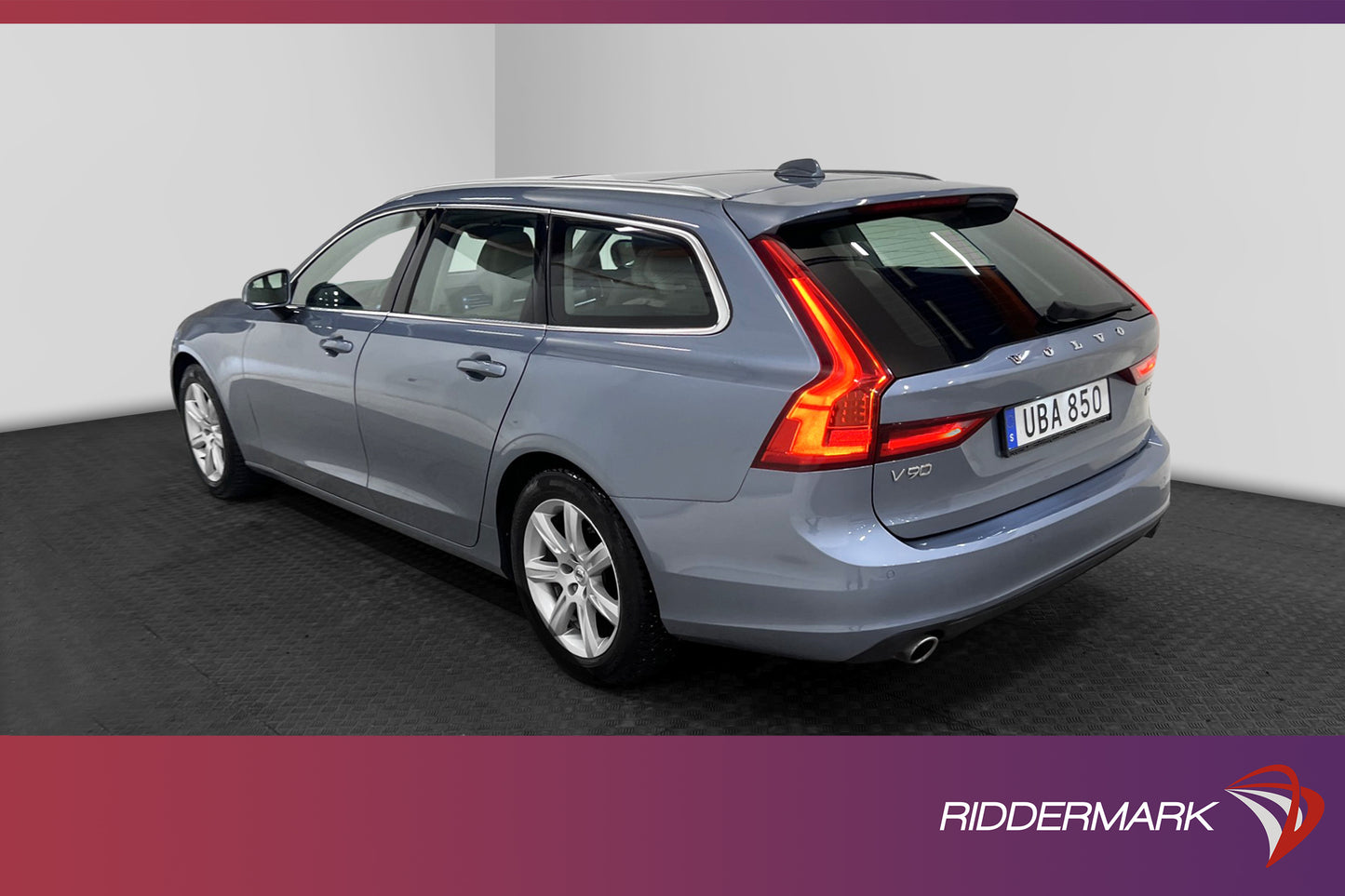 Volvo V90 D4 Advanced VOC Pano Värmare Navi 4-Zons BLIS