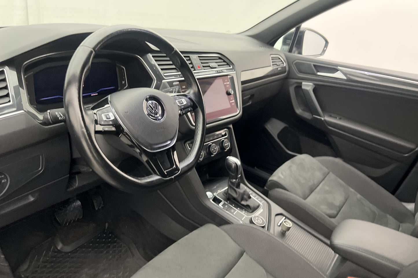 Volkswagen Tiguan Allspace 2.0 TDI 4M R-line Cockpit 7-sits