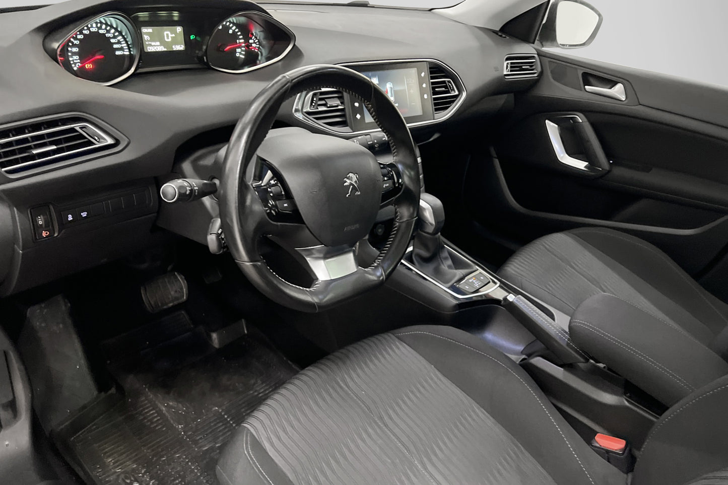 Peugeot 308 1.2 120hk Active Pano Värm Navi Sensorer Välserv