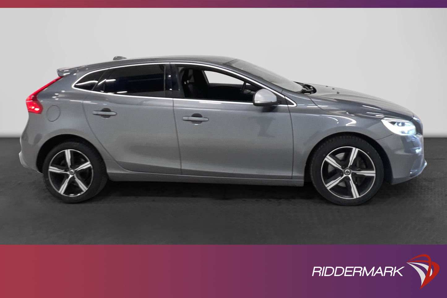 Volvo V40 T3 152hk R-Design Navi P-Värm VOC PDC