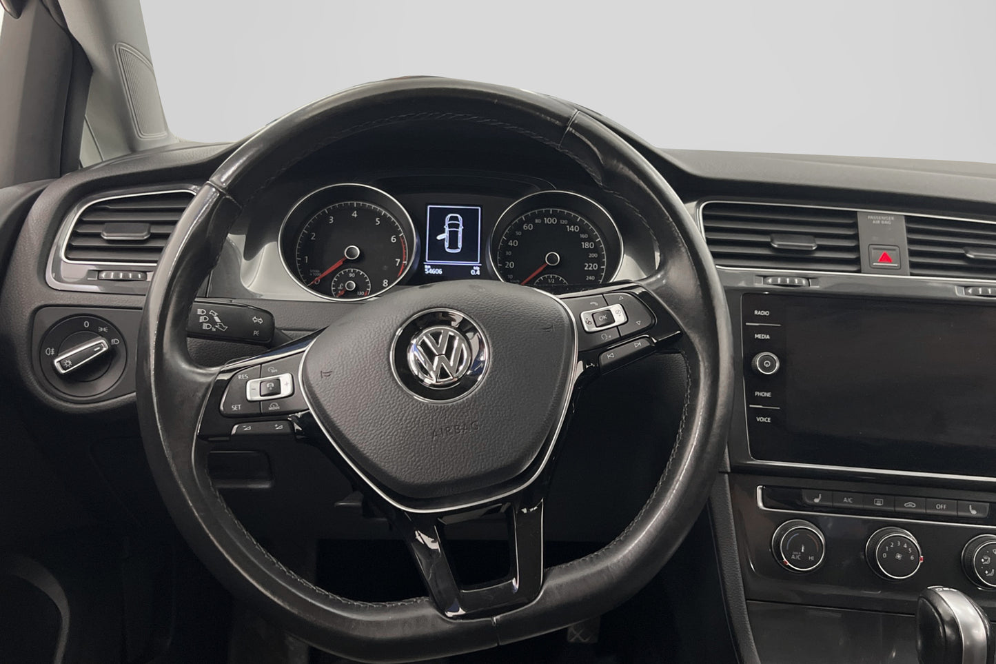 Volkswagen Golf 1.0 DSG 110 hk Dragkrok Backkamera Nyservad