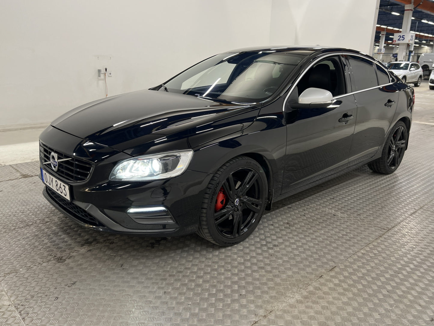 Volvo S60 D3 150hk R-Design VOC Navi Sensorer Välservad