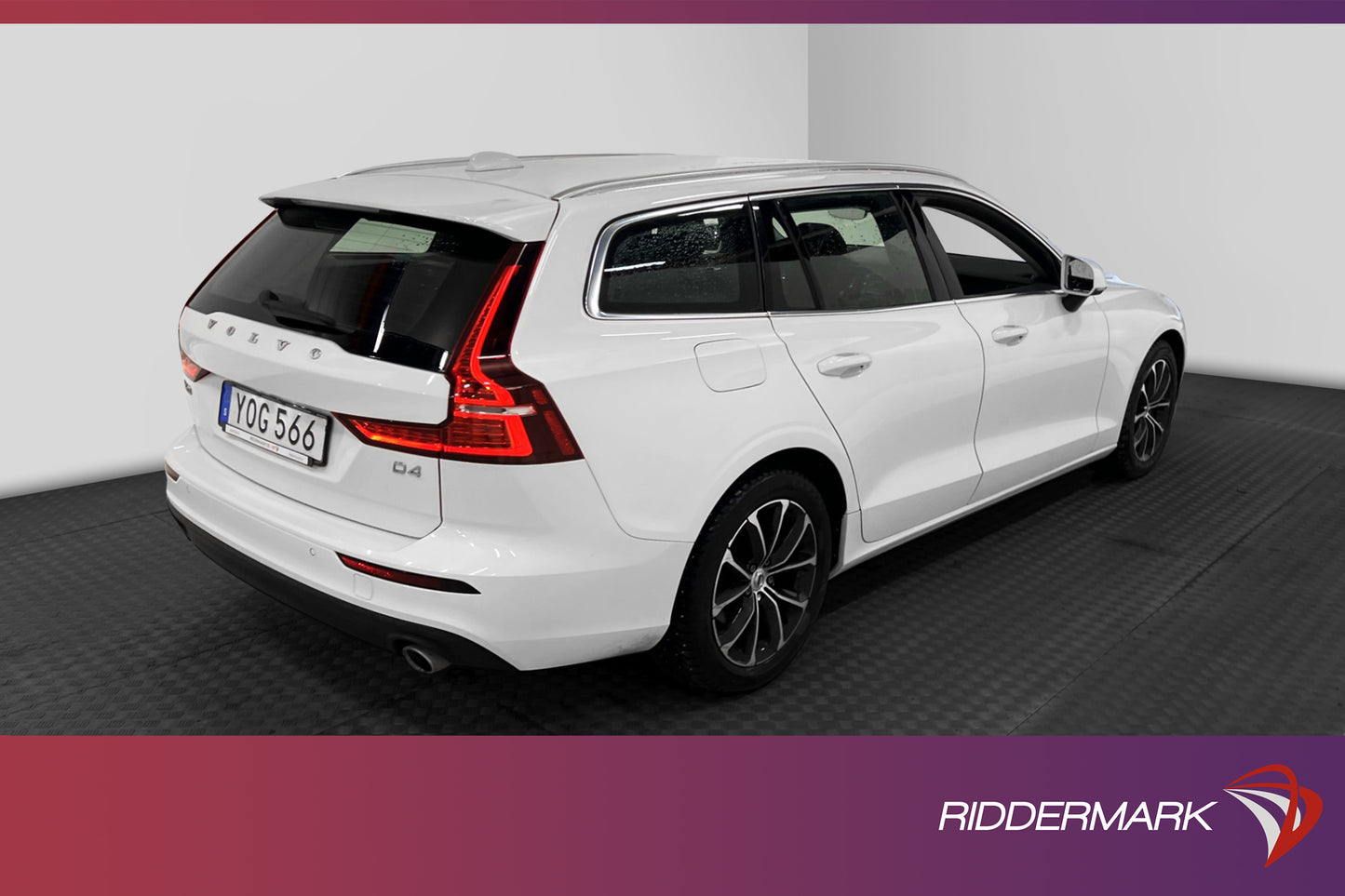 Volvo V60 D4 190hk Momentum Adv D-värm VOC B-kamera Navi