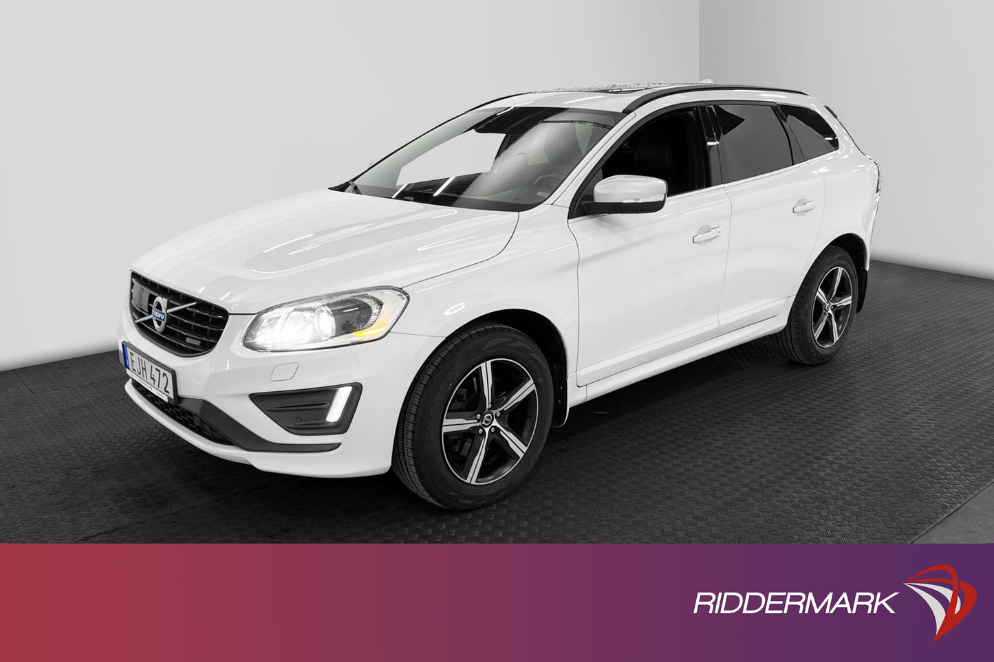 Volvo XC60 D4 R-Design VOC Värmare H/K Pano Drag Navigation