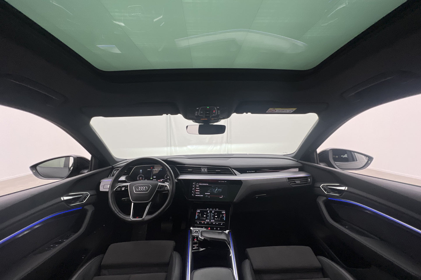 Audi e-tron 55 Quattro S-Line Pano B&O Luft 360° Drag MOMS