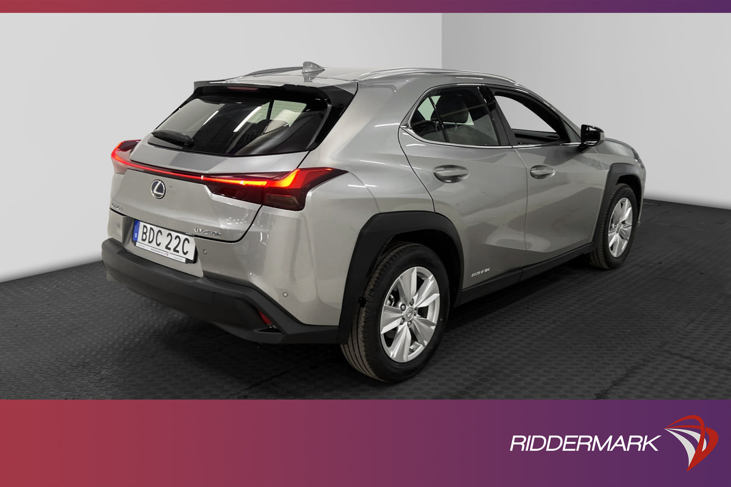 Lexus UX 250h 2.0 CVT 184hk B-Kam CarPlay 0.41L/Mil 1 Ägare