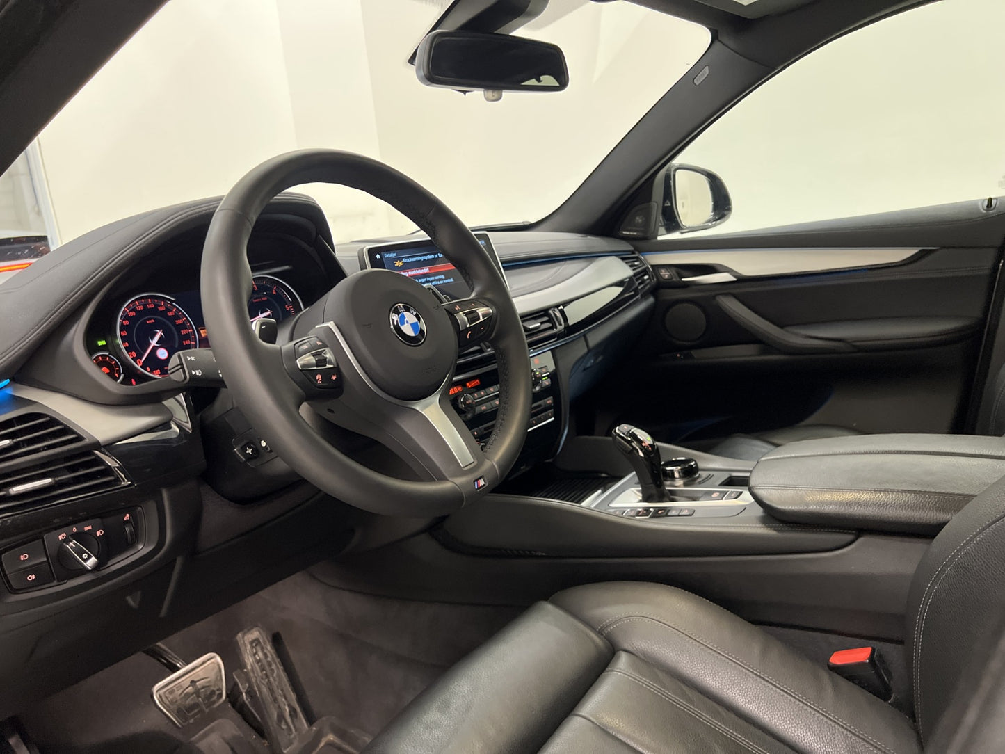 BMW X6 xDrive30d 258hk M Sport D-värm M-värm H/K B-kamera