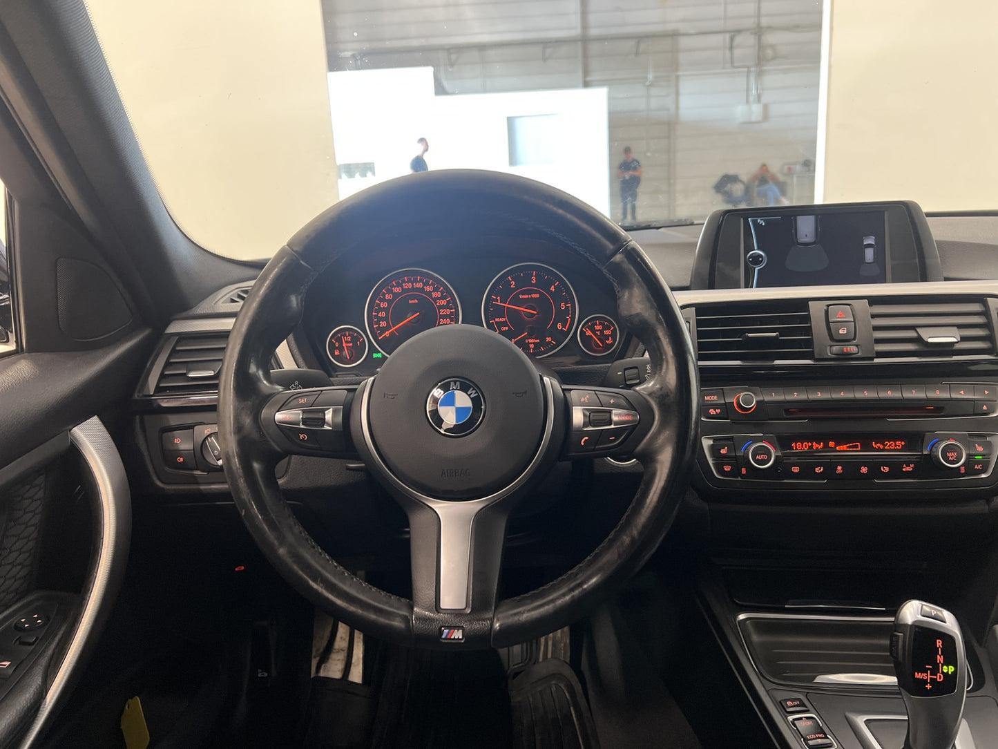 BMW 320 d 184hk M Sport Motorvärmare Drag Rattvärme 0.41/mil