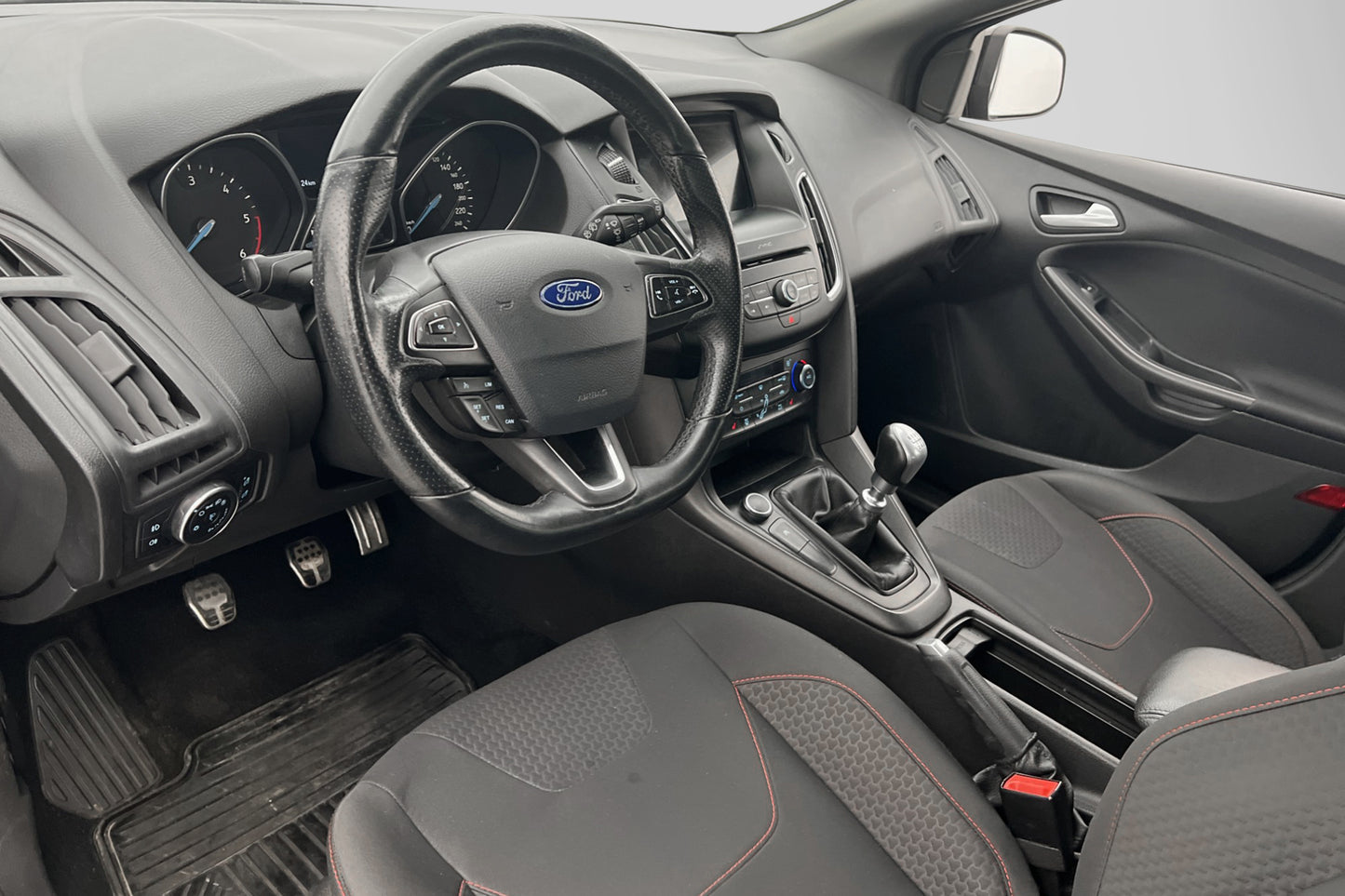 Ford Focus Kombi 1.5 120hk ST-Line Sensorer Keyless Välserv