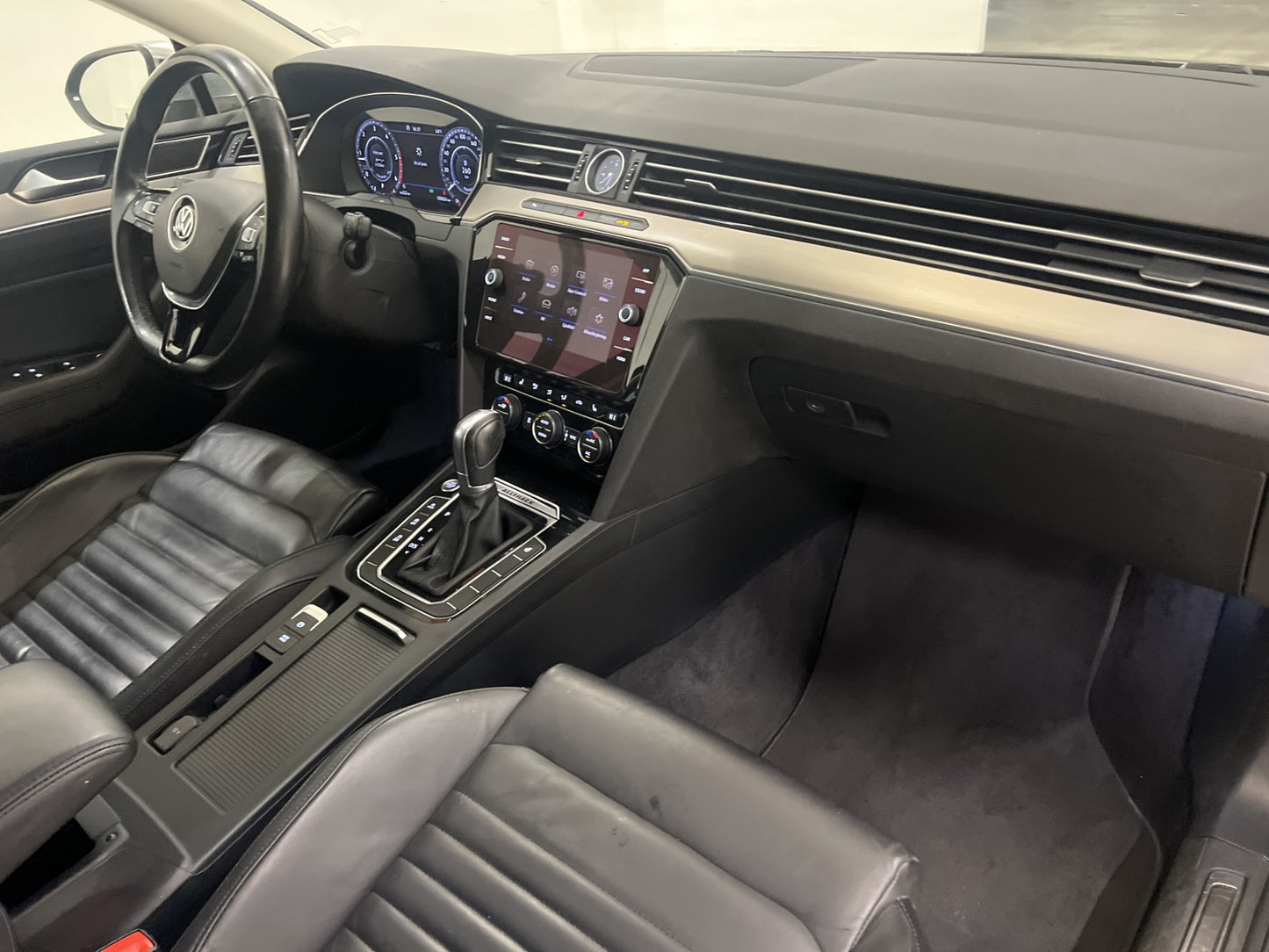 Volkswagen Passat Alltrack 4M 190hk Executive Cockpit Drag