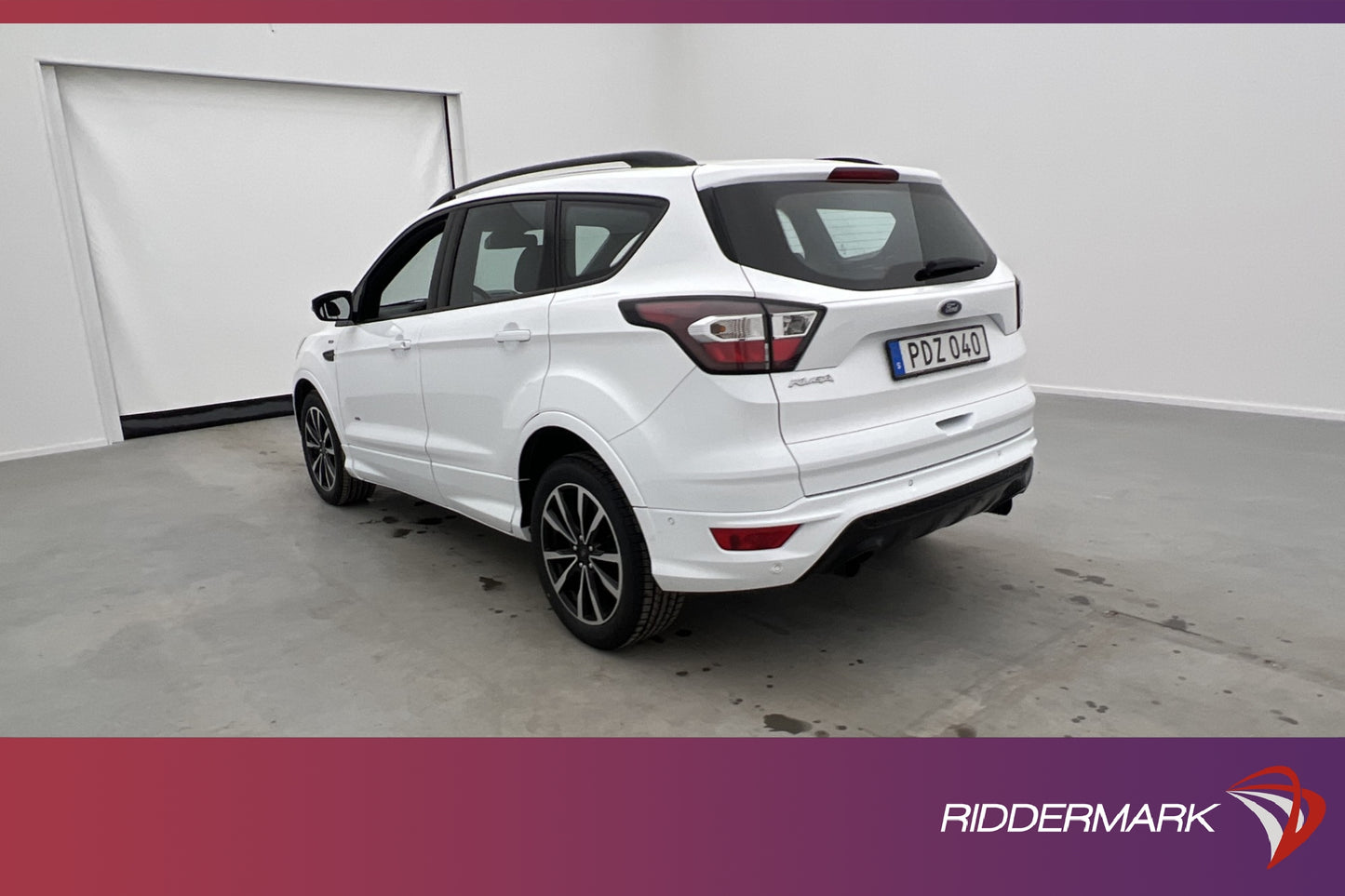 Ford Kuga 2.0 TDCi AWD ST-Line CarPlay P-sensorer 180hk