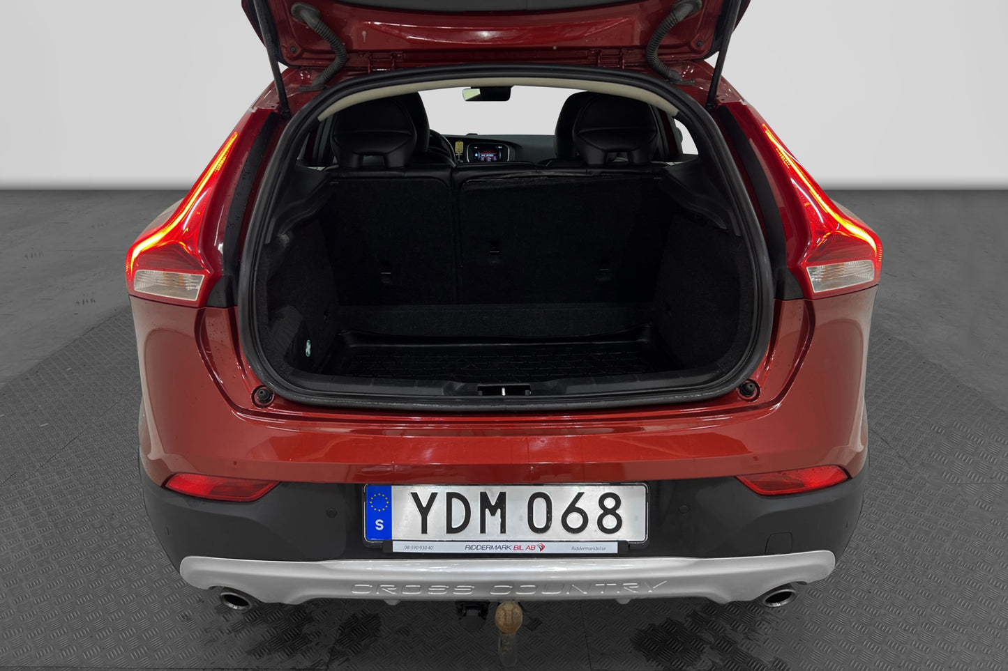 Volvo V40 Cross Country D4 Momentum B-Kamera Skinn Drag