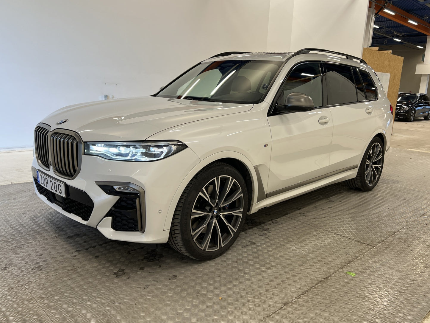 BMW X7 M50i xDrive 530hk Executive Drive Pro B&W 6-sits MOMS