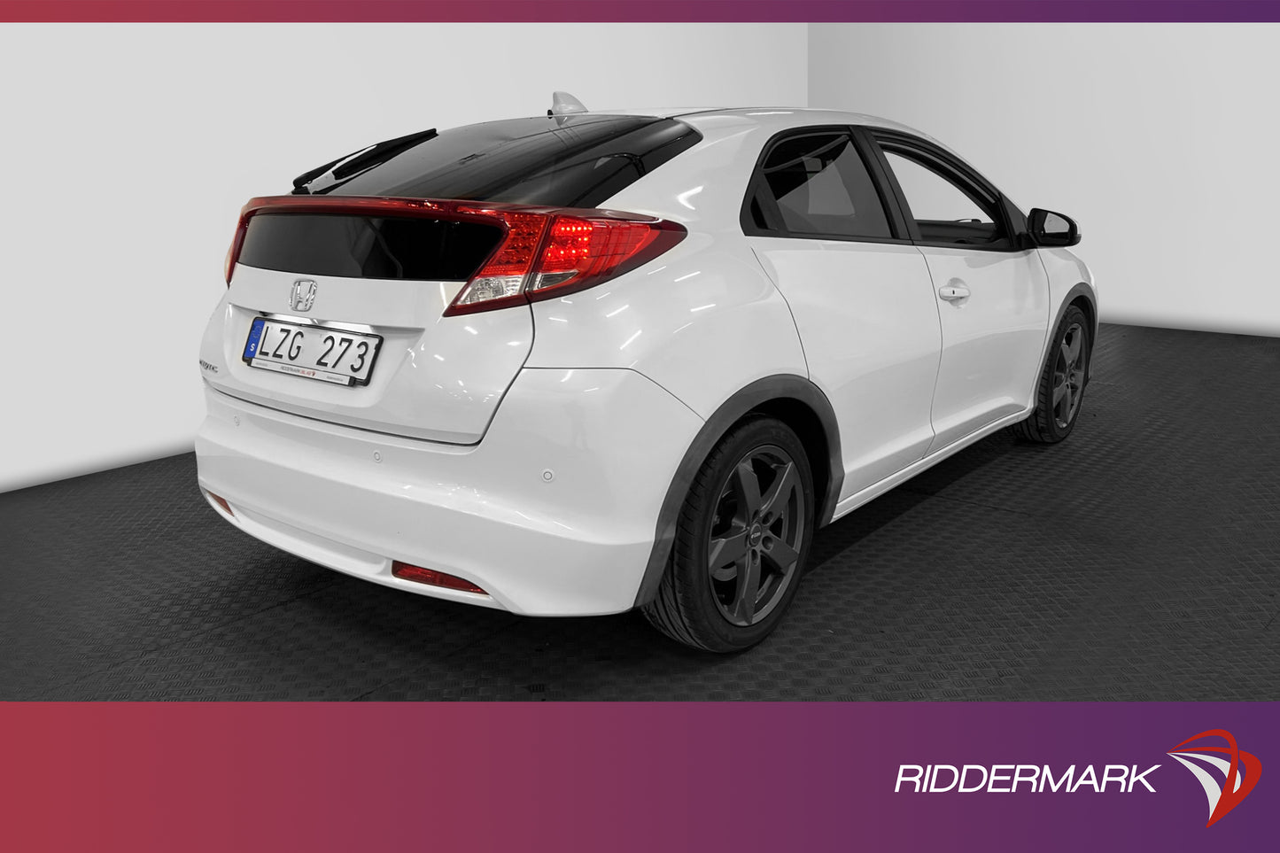 Honda Civic 1.8 i-VTEC 142hk Executive Pano Skinn B-Kamera