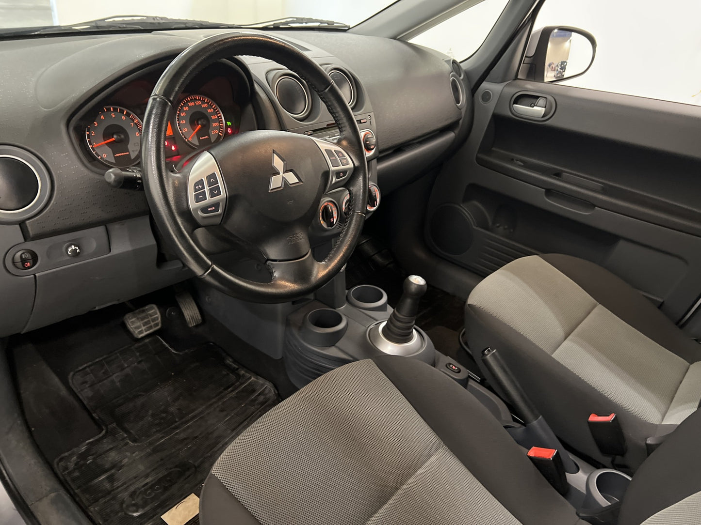 Mitsubishi Colt 1.3 MPI Dragkrok Billigt ägande 95hk