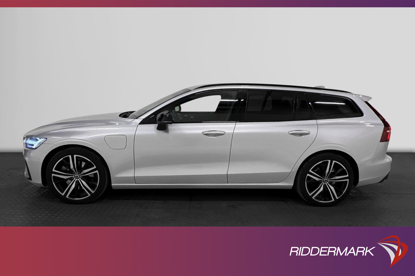 Volvo V60 T8 TwEn AWD Recharge 392hk R-Design Pano B&W 360°