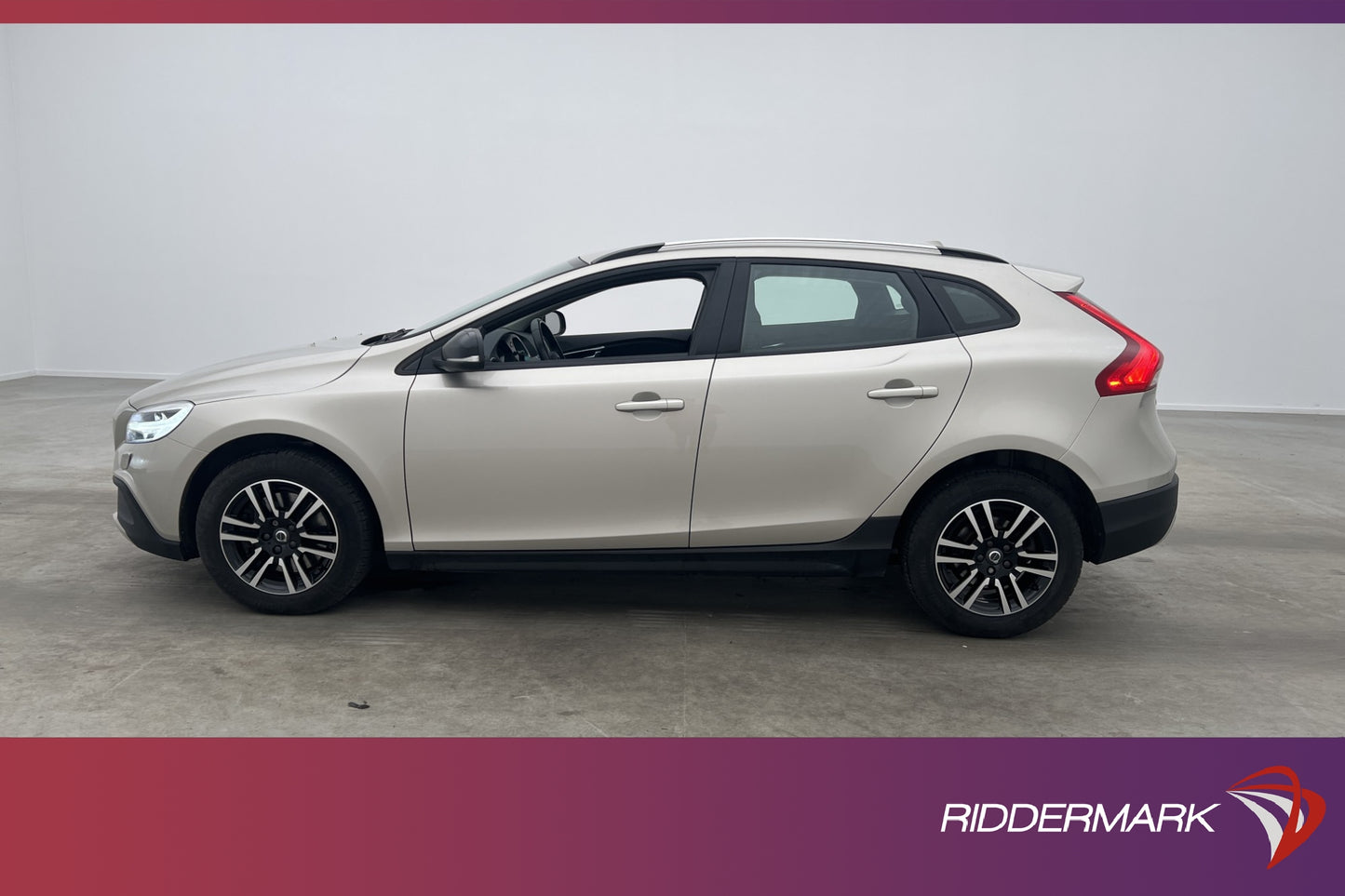 Volvo V40 Cross Country D2 120hk Momentum VOC D-Värm Drag