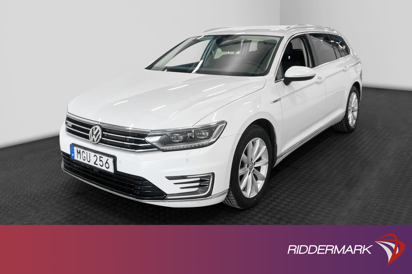 Volkswagen Passat GTE 218hk Skinn Dragkrok 360° P-Sensorer