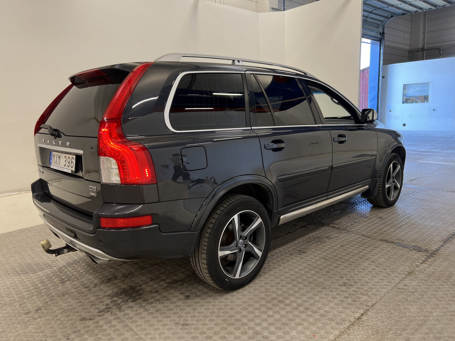 Volvo XC90 D5 AWD 200hk 7-Sits R-Design Skinn Drag