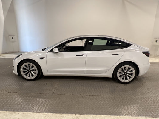 Tesla Model 3 Standard Range 325hk Svensksåld Autopilot