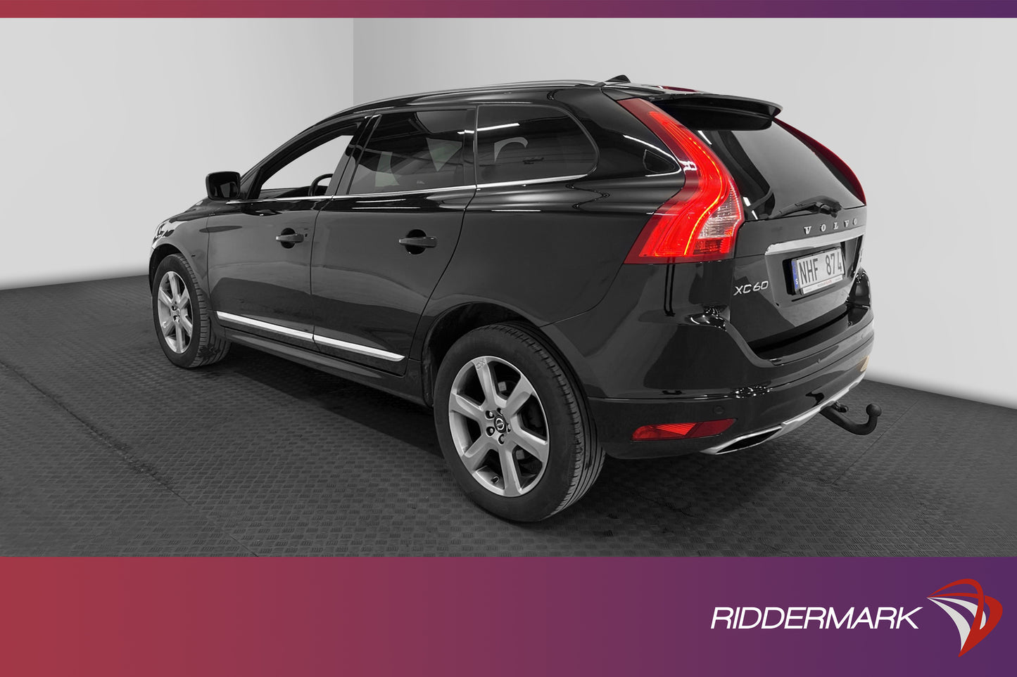 Volvo XC60 D4 AWD Summum D-värm VOC Skinn Drag Keyless