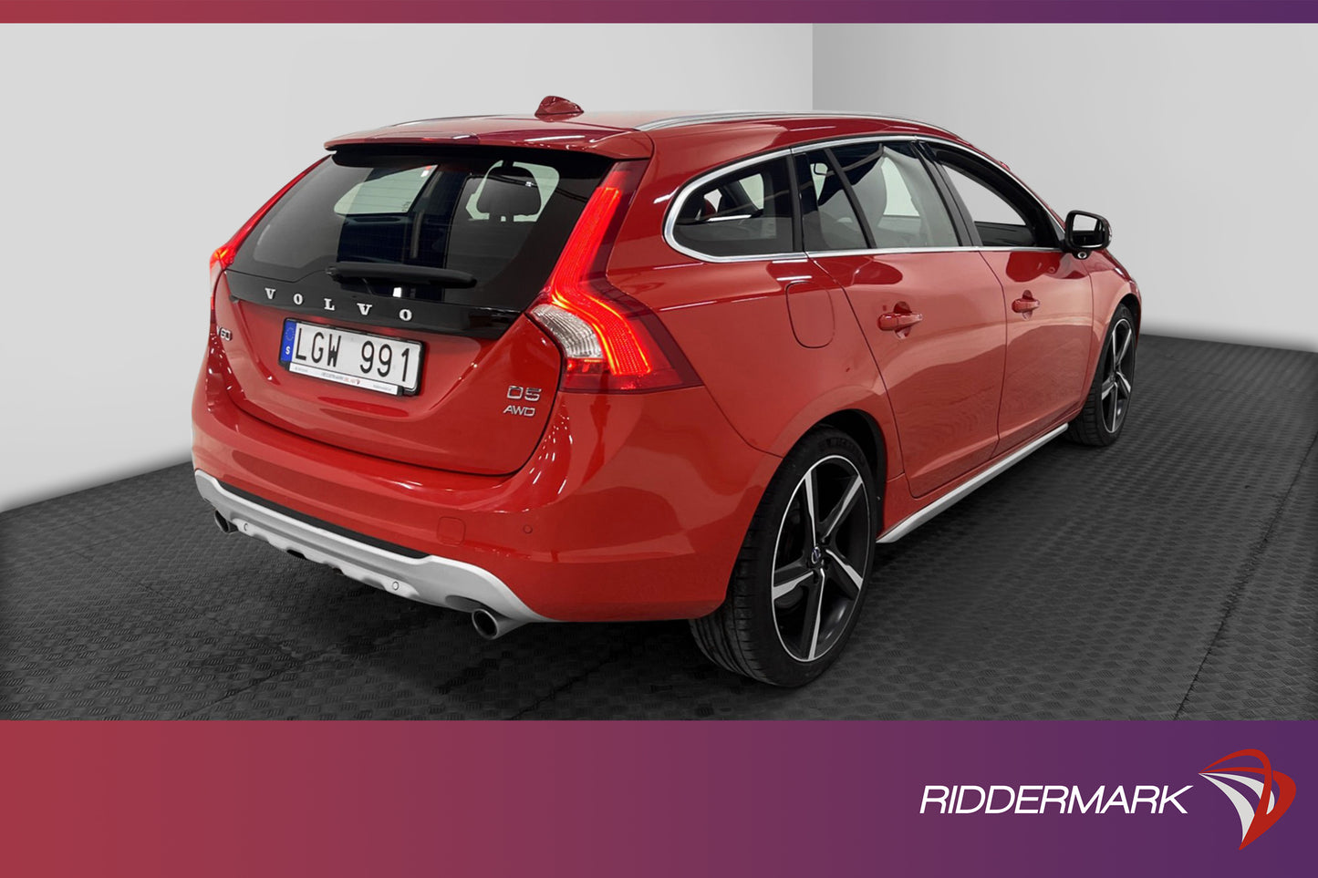 Volvo V60 D5 205hk AWD Summum D-värm VOC BLIS Navi Drag