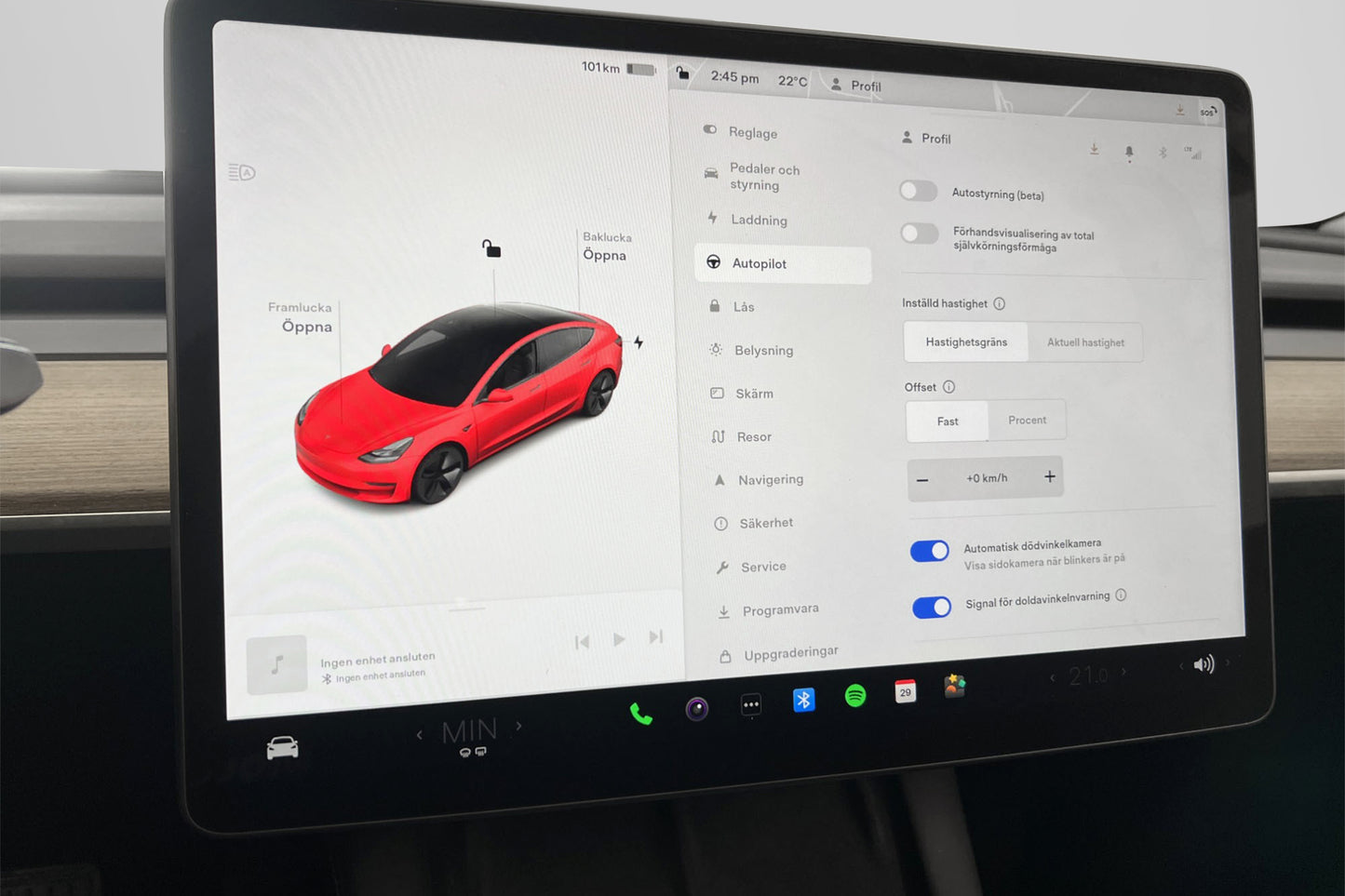 Tesla Model 3 Standard Range 283hk Svensksåld Autopilot Drag