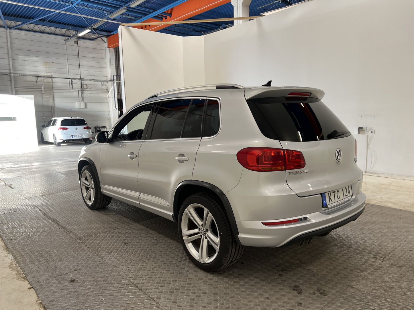 Volkswagen Tiguan 2.0 TDI 4M R-line Pano Värmare Skinn Drag