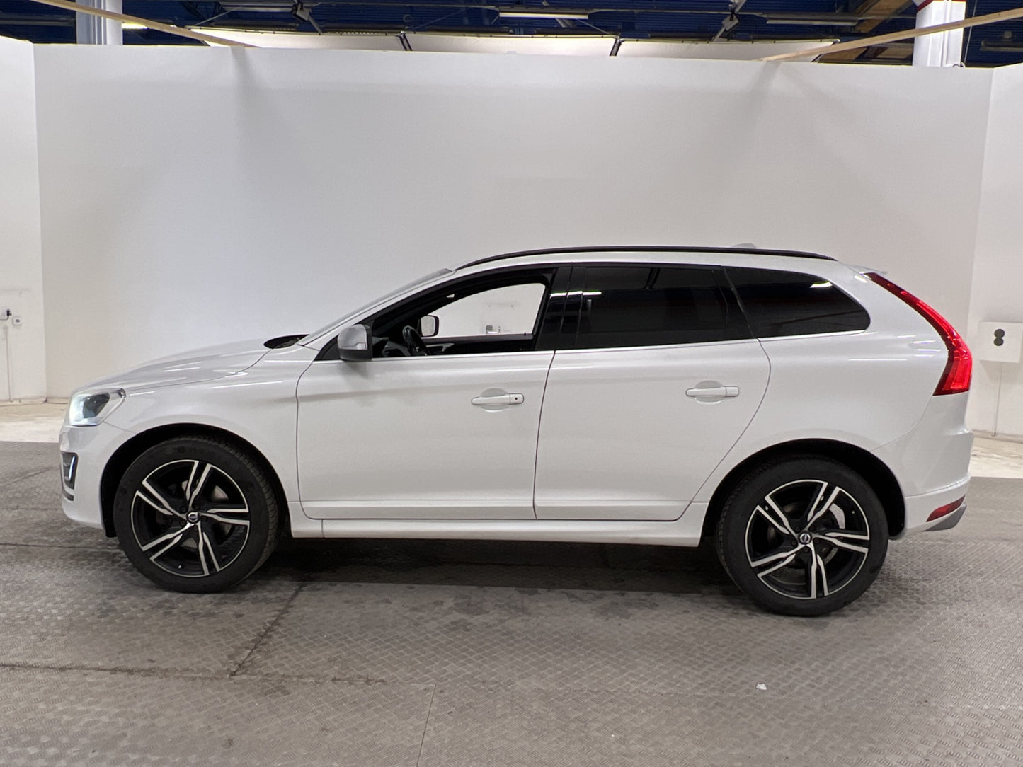 Volvo XC60 D4 181hk AWD R-Design D-Värm VOC Skinn Navi Drag