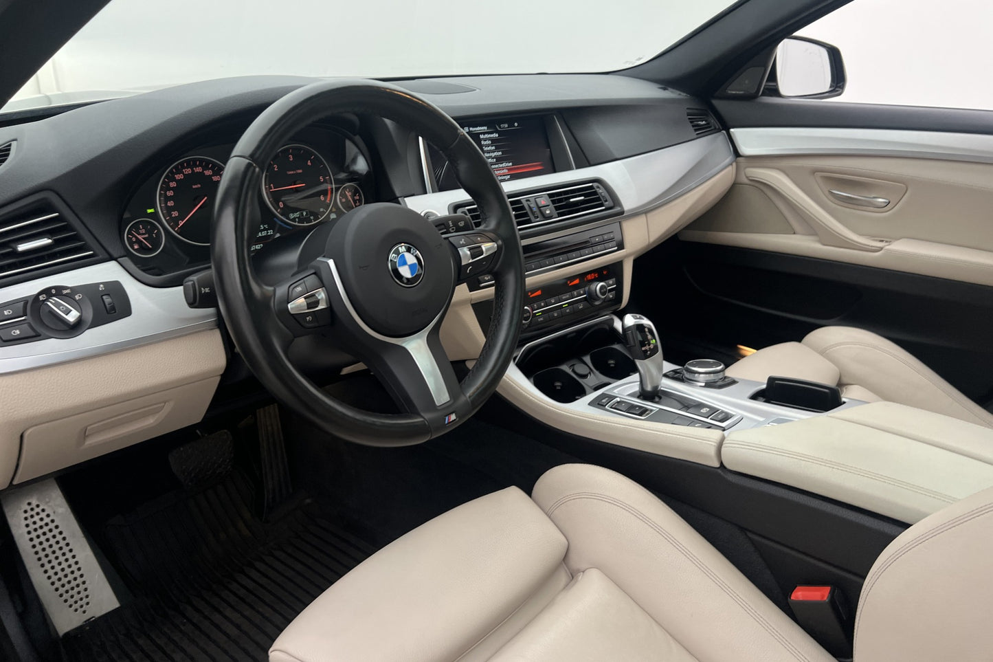 BMW 520 d 190hk xDrive M-Sport Pano H/K Skinn Navi Dragkrok