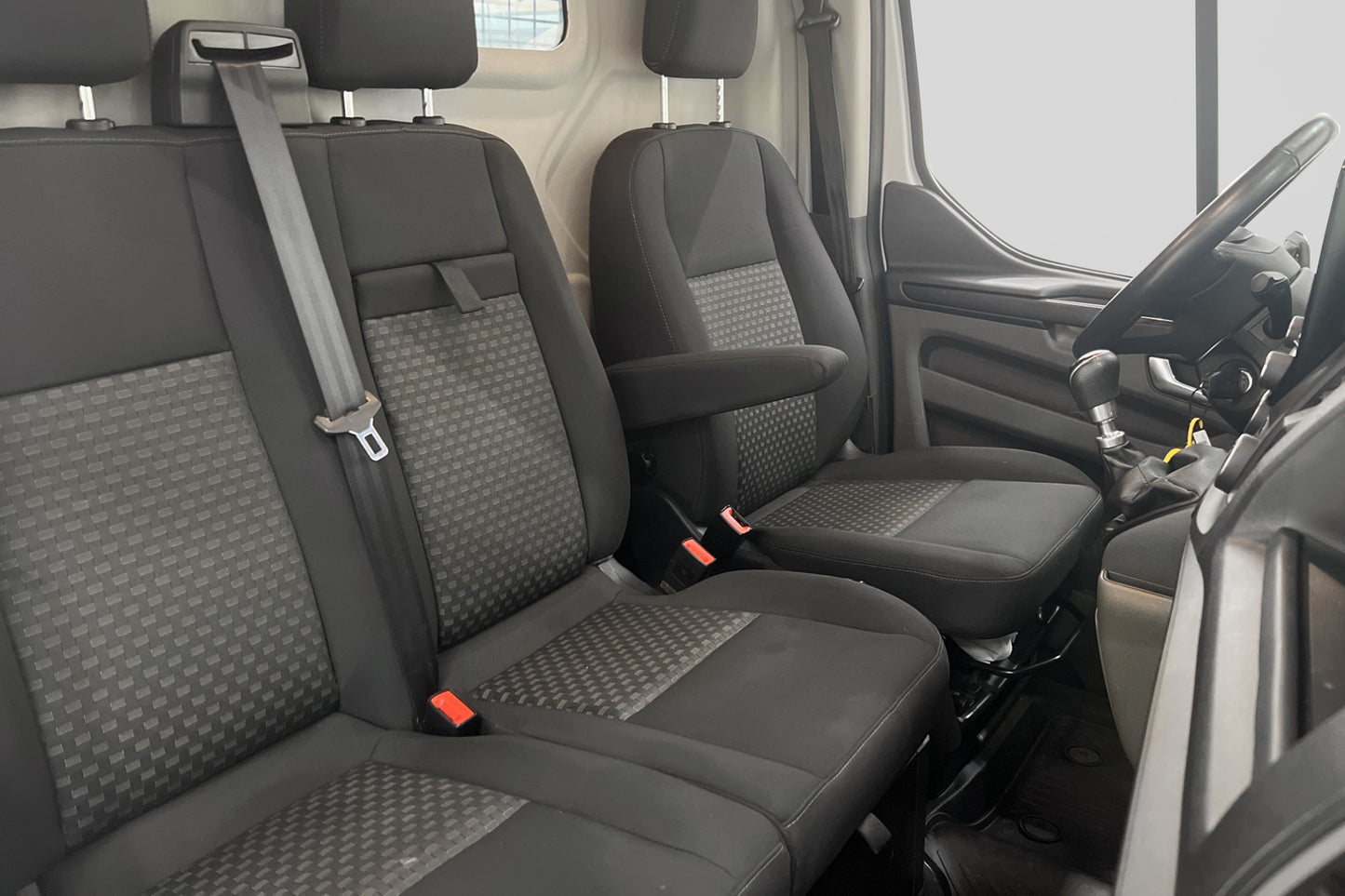 Ford Transit Custom 2.0TDCi Värmare Dragkrok V-inredd Moms