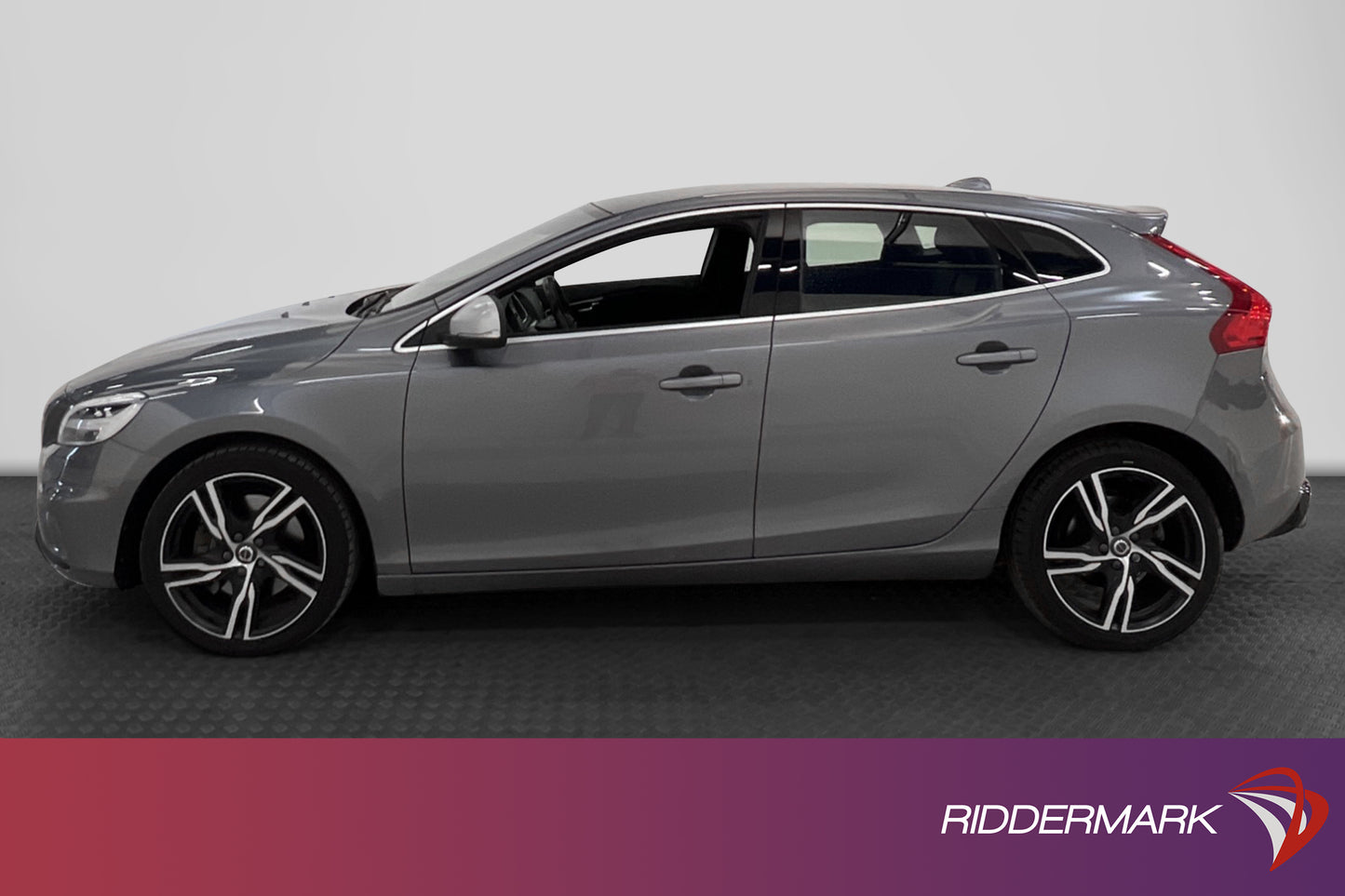 Volvo V40 D3 150hk R-Design D-Värmare VOC B-Kamera Navi