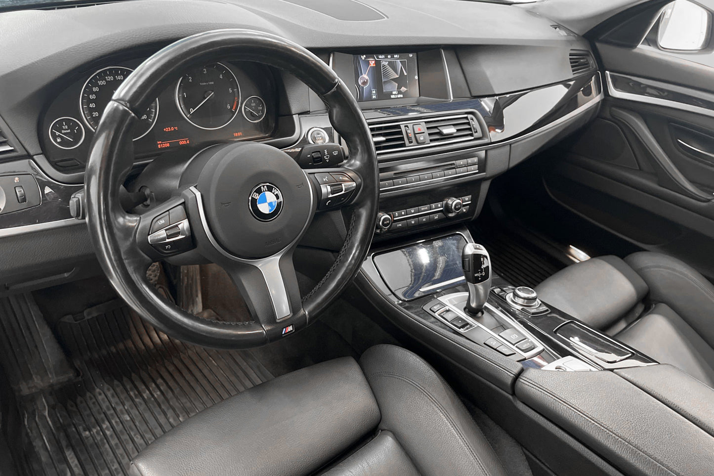 BMW 520d xDrive 190hk Skinnklädsel M-Ratt Nyservad