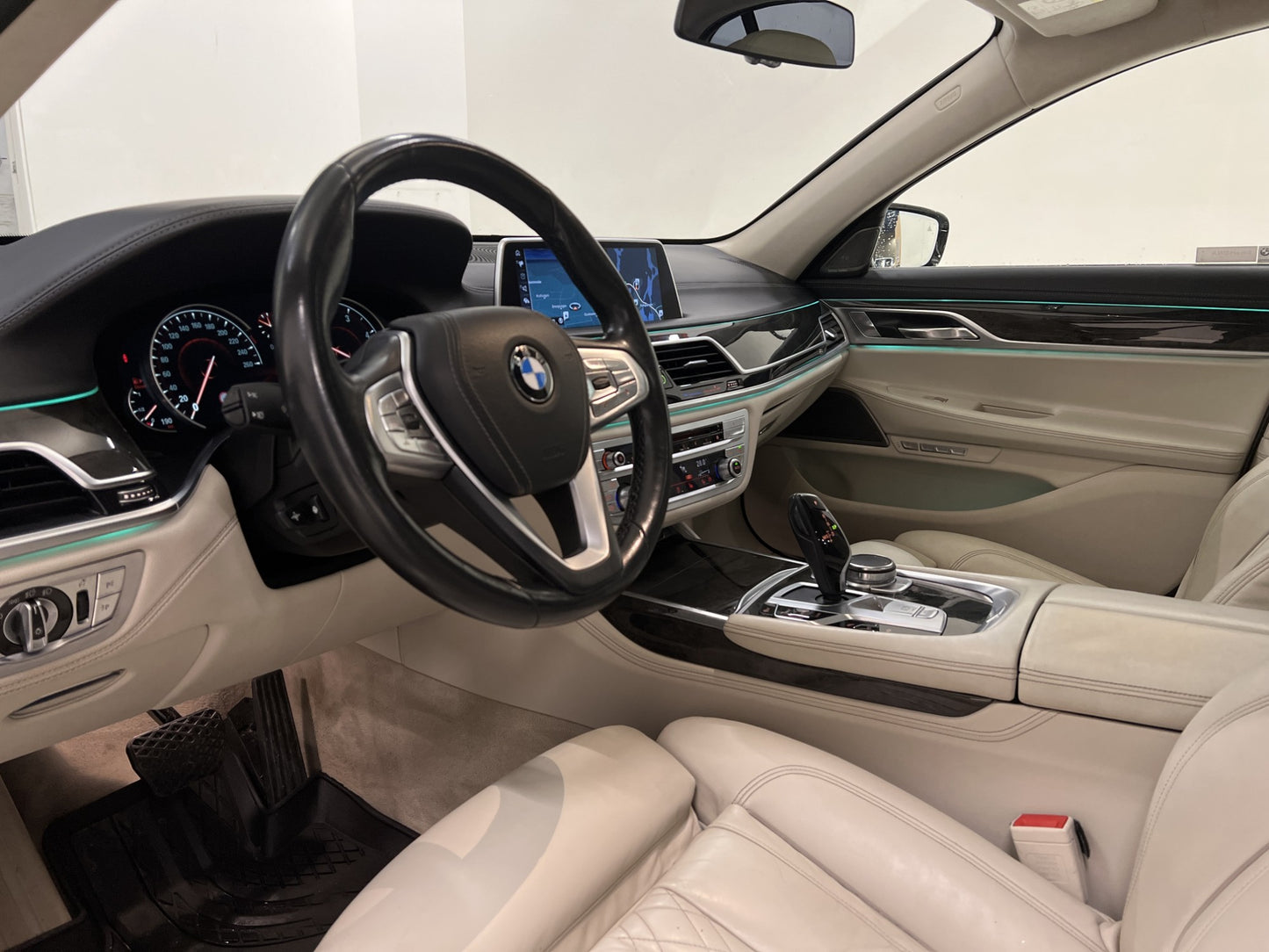 BMW 730 d xDrive 265hk Luxury Line Executive Pano H/K Drag