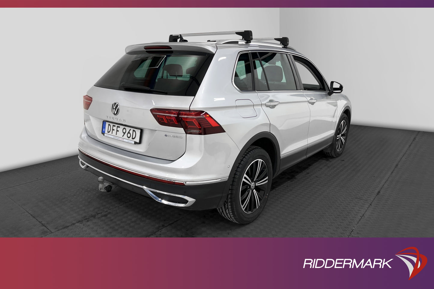 Volkswagen Tiguan eHybrid 245hk Premium Cockpit Värm MOMS