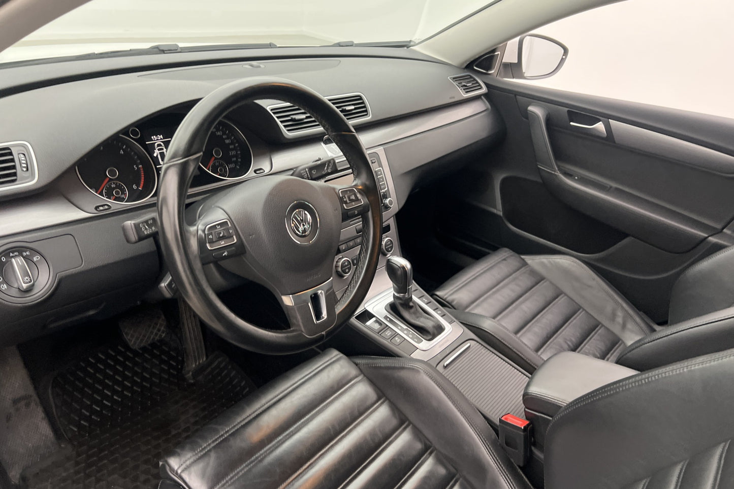 Volkswagen Passat TDI 4M R-Line Värm Dynaudio Kamera Drag