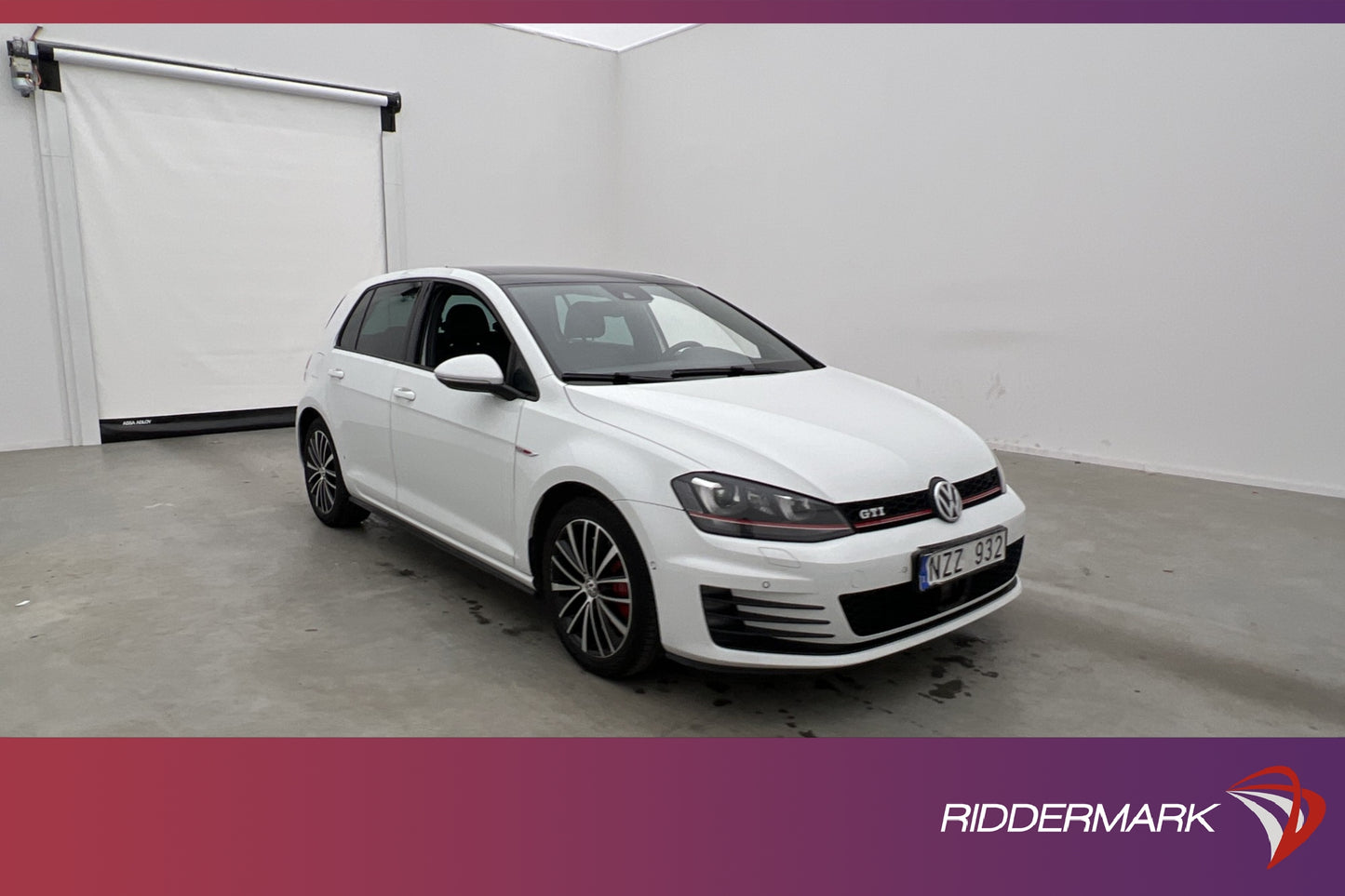 Volkswagen Golf GTI Performance 2.0 TSI Pano B-kamera 230hk